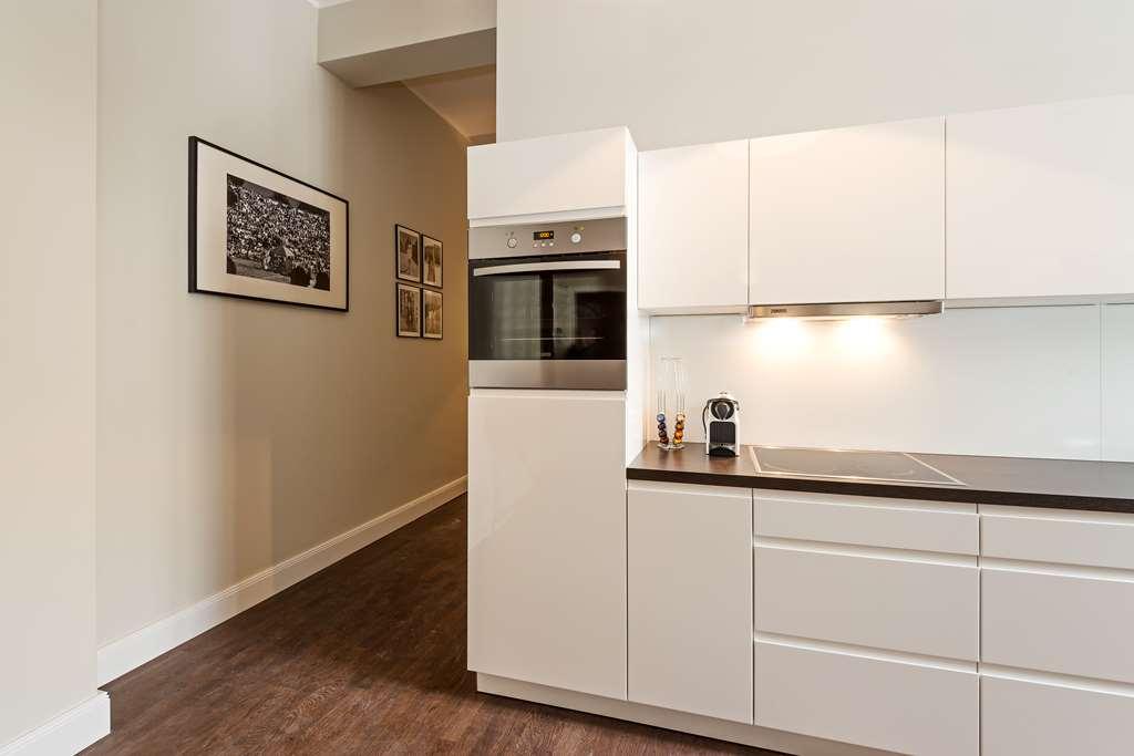Arabel Design Apartments Berlin Restaurant photo A modern German kitchen