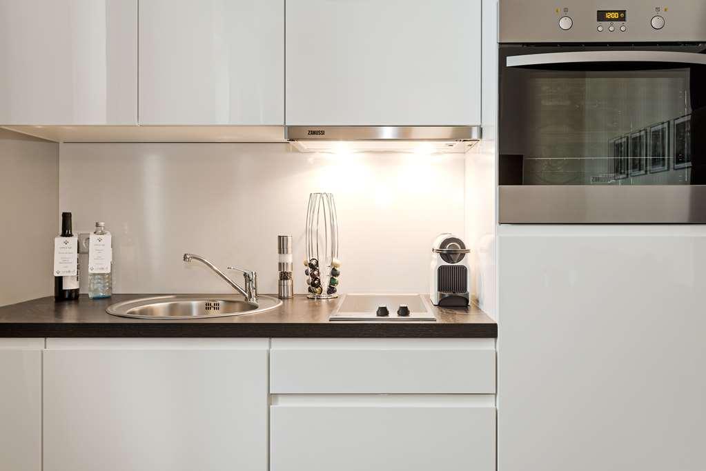 Arabel Design Apartments Berlin Restaurant photo A kitchen with a built-in oven