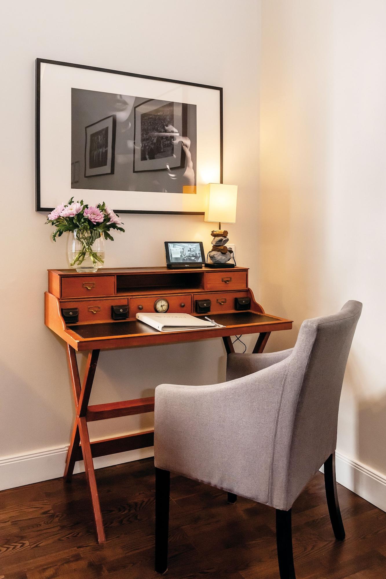 Arabel Design Apartments Berlin Exterior photo A modern secretary desk